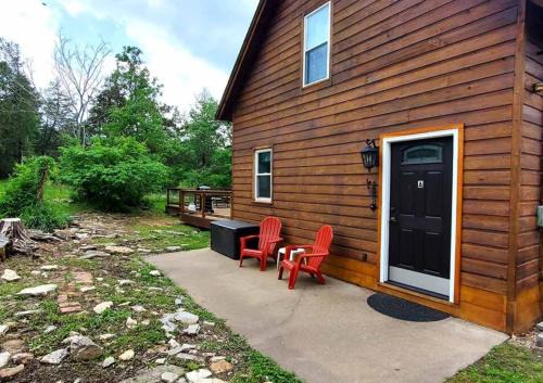 Eureka Springs House | Secluded Farm House at Wisteria