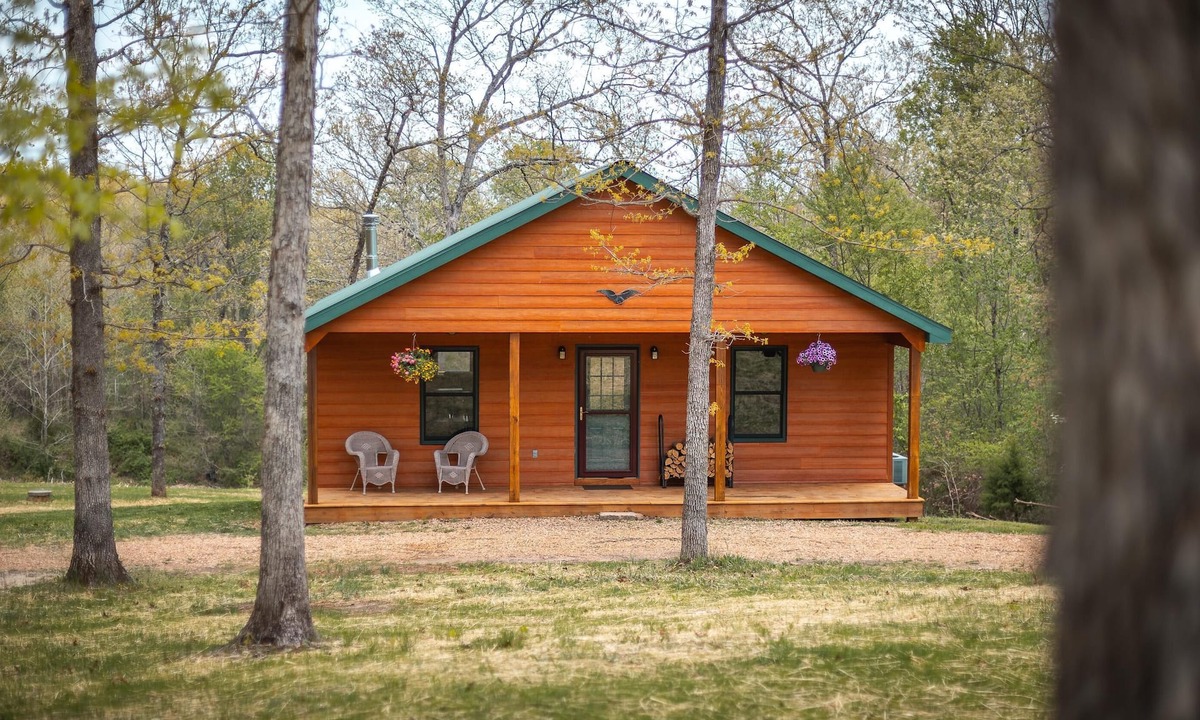Steelville Cabin | Secluded Getaway with Private Meramec River Access and Floating