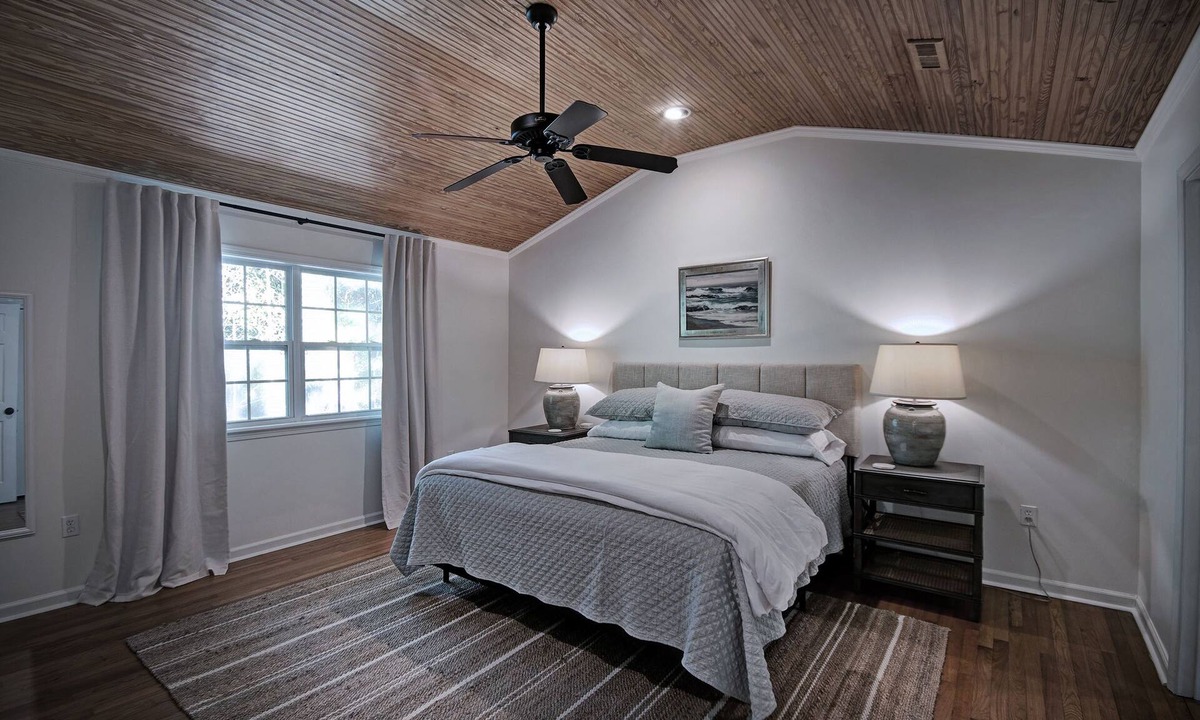 Fondren House | Serene Home in Fondren Location Near Hospitals