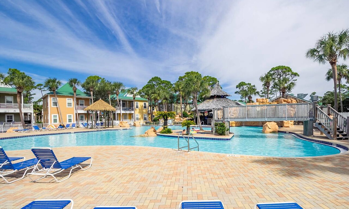Ono Island Condo | Serene Seaside Retreat: Vacation Home with Incredible Pool, Beach Access