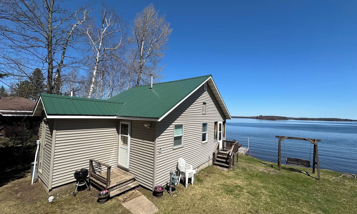 Phelps Cabin | Serenity on the Lake - Lac Vieux Desert