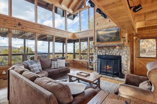 Sevierville Ski Chalet | Serenity - Sweeping Mountain VIEWS From Every Room