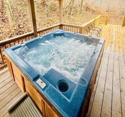Weaverville House | Serenity Views Comfort - Close to City & Parkway!