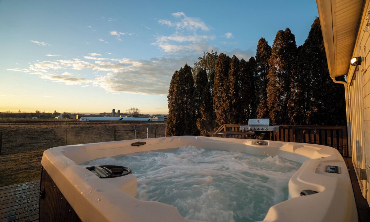 Harrisonburg House | Shenandoah Valley Escape w/Hot Tub & Views