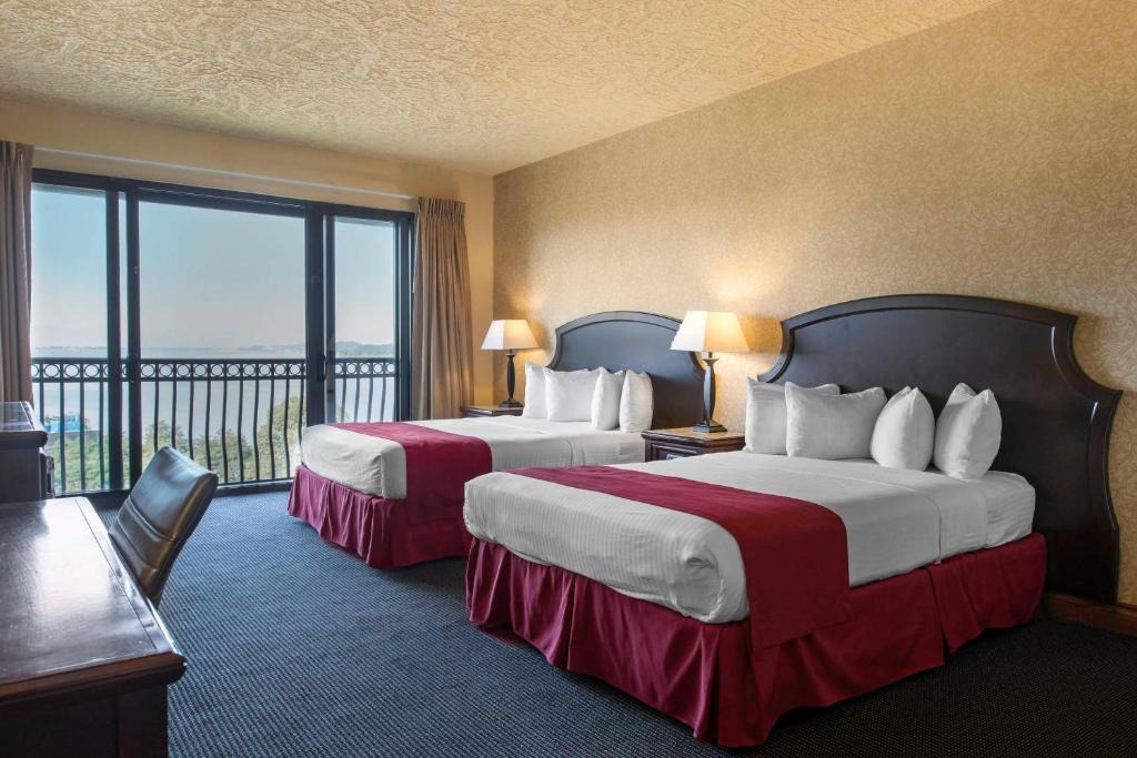 Nelson Hotel | Shoreline Inn & Conference Center, an Ascend Collection Hotel