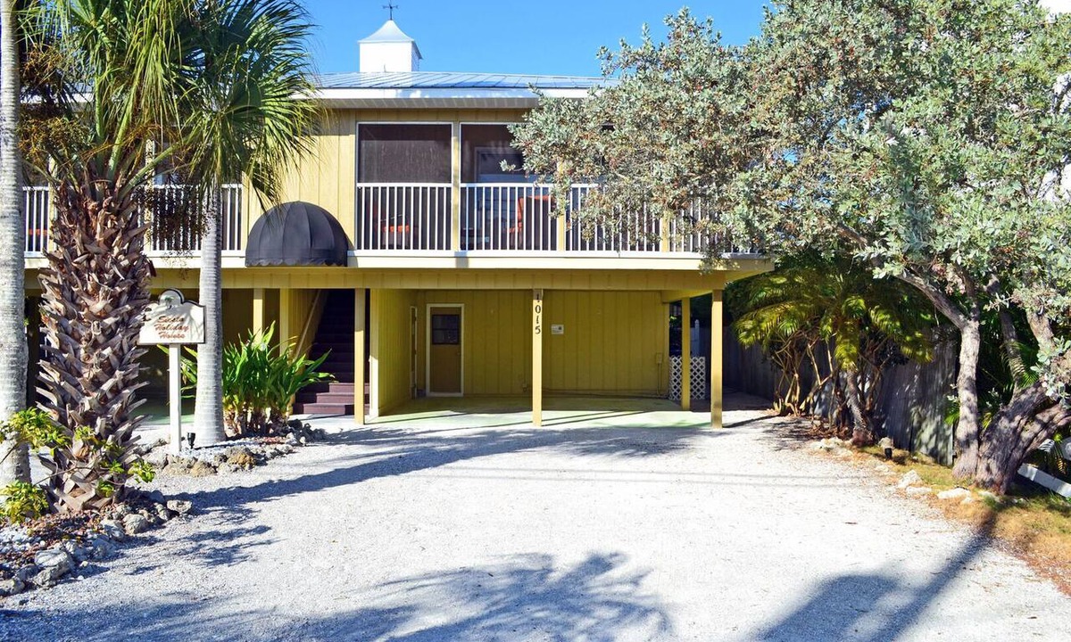 Siesta Key Condo | Siesta Key Beachside Vacation Rental W/Heated Pool – Walk to Beach and More