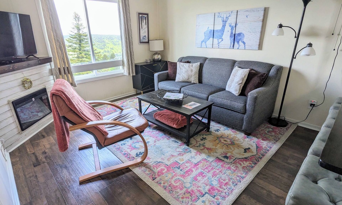 Edray Condo | Ski In/Out 1BR Slopeside Condo at Top of the World, 1 Q bed + 1 Q Sleeper Sofa