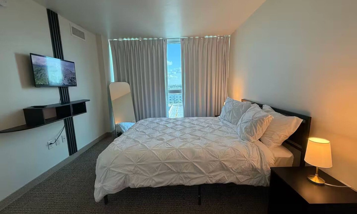 Woodford Park Apartment | Skyline Escape Fort Myers Apartment