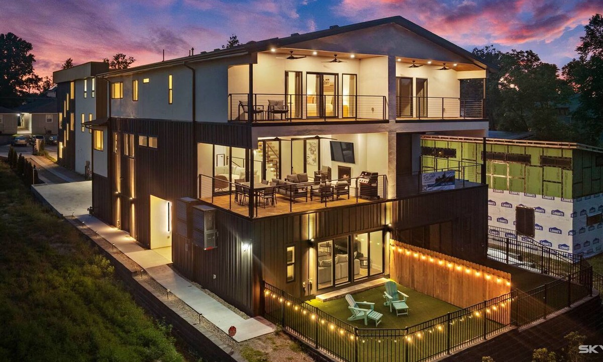 Downtown House | Slaughter Pen Flow Hub Trailside Epic Escape