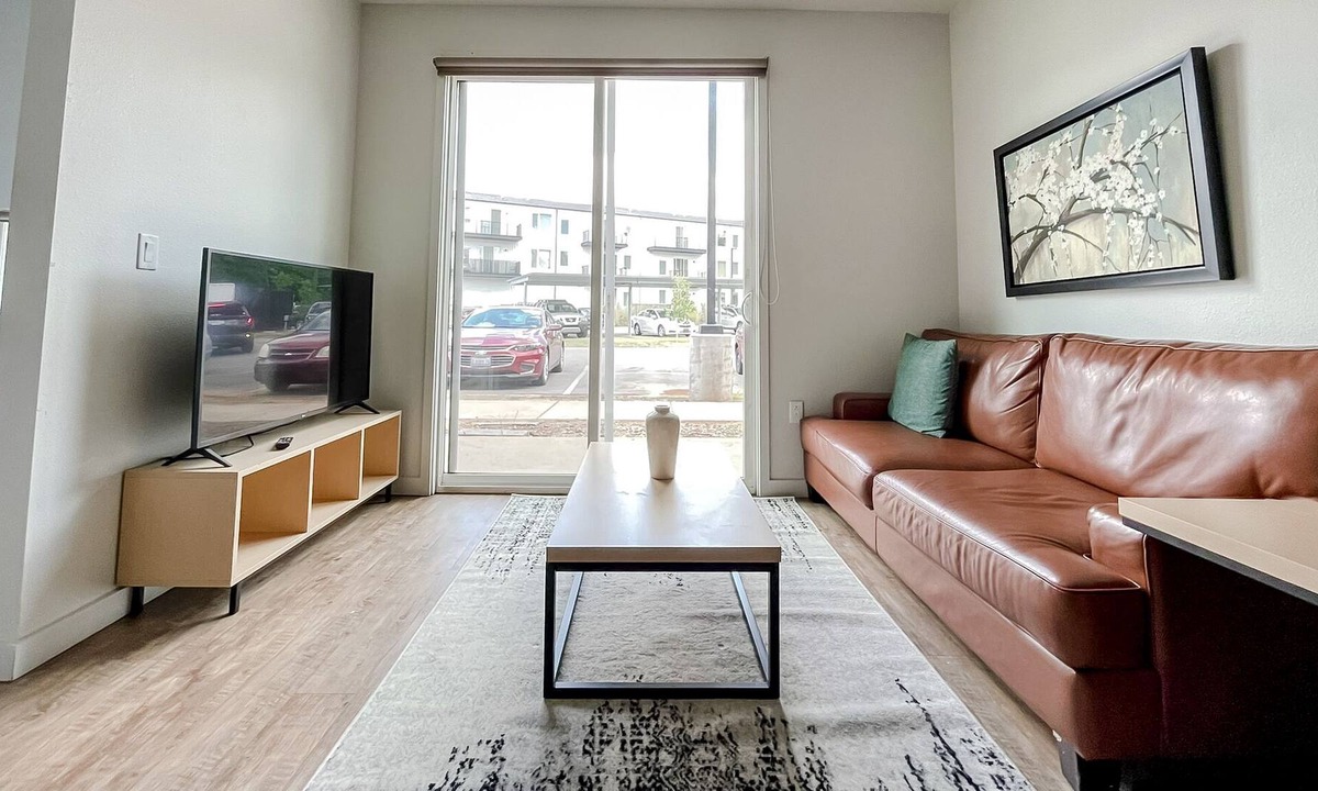 Bowling Green Apartment | Sleepover: Graceful 1BD/1BA - Bowling Green