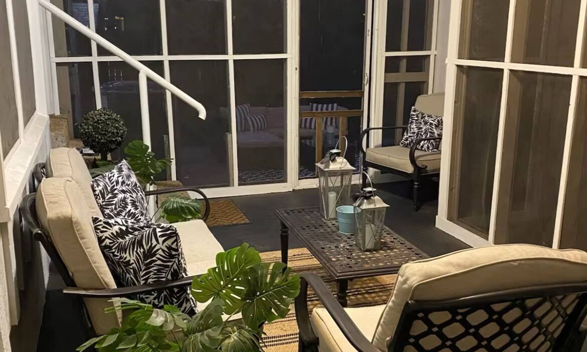 Ellendale House | SLEEPS 15-Shady Grove Area Home-5 Bdrms & flex area 6th Bdrm, in vibrant Memphis