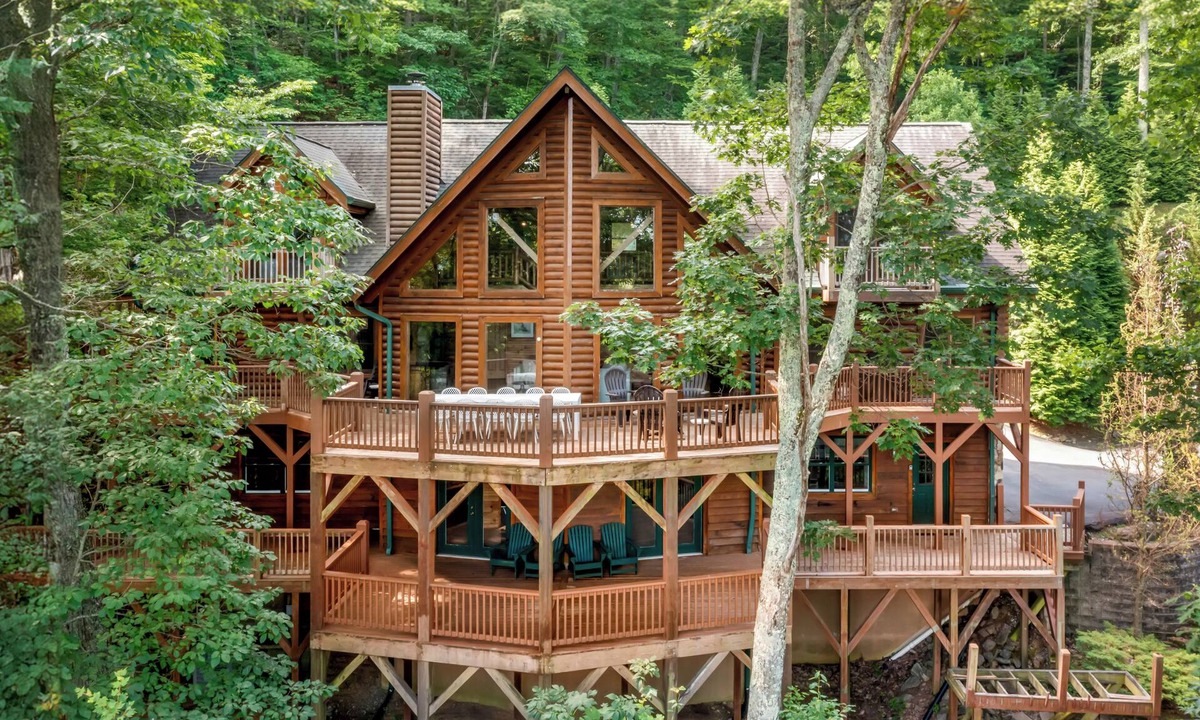 Asheville Cabin | Sleeps 20 | Grand Mountain Lodge Hot Tub + Sauna Blue Ridge Views | Leyland