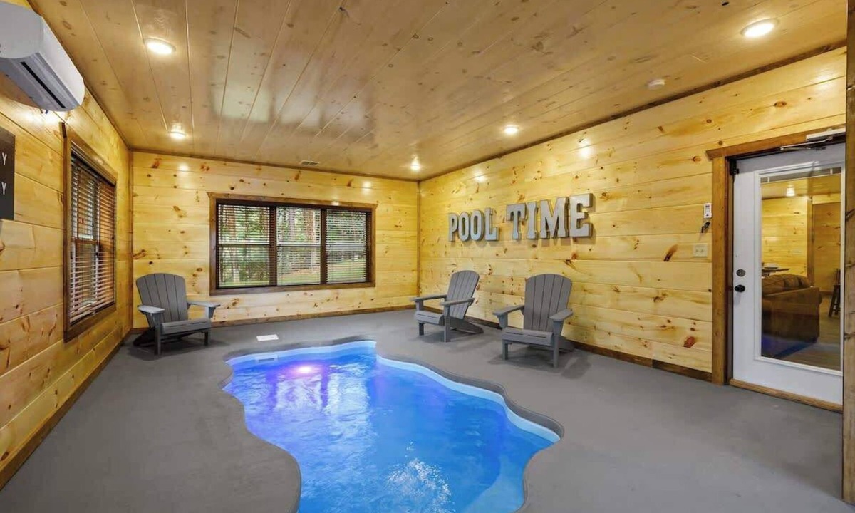 Pigeon Forge Cabin | Sleeps 22 Heated Pool HotTub Game Room PigeonForge