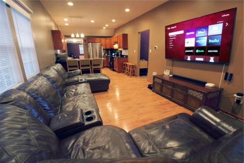 Springfield House | SMART Home close to downtown, MSU, and more