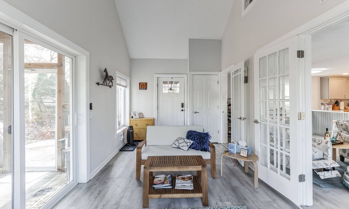 Grass Lake House | Snuggle time is great at the LiL Carrot waterfront on Big Wolf Lake