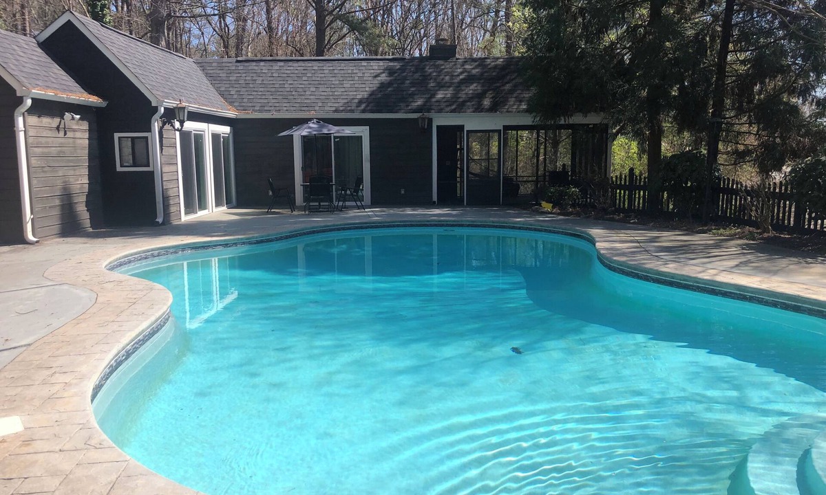 Stockbridge House | Solace in Nature 20min away from ATL airport with AC, WiFi and Netflix