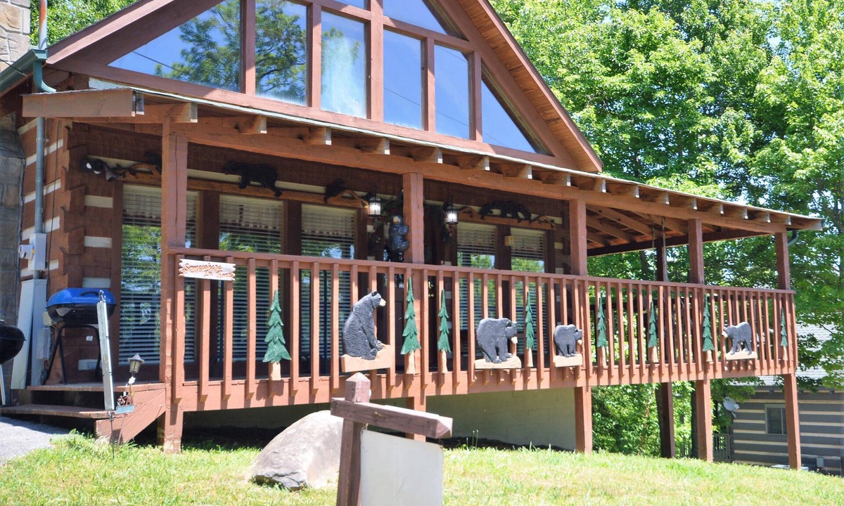 Sevierville Cabin | Somewhere in Time cabin with Mountain Views