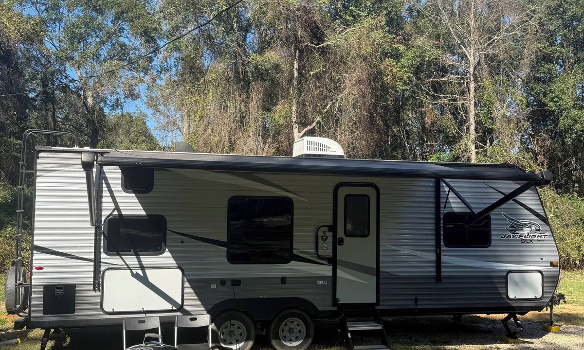 Fluker House | Soothing RV with AC for a relaxing getaway