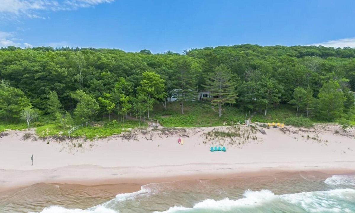 Harbor Springs House | South Lamkin Lake House