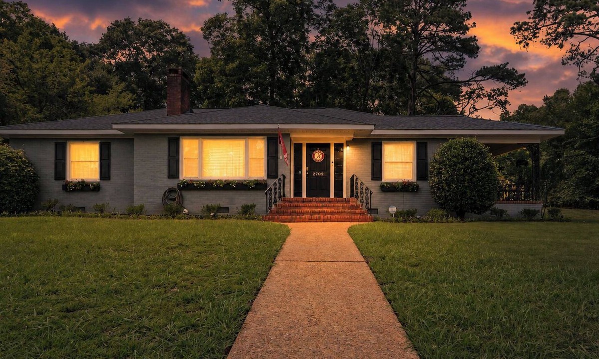 Northport House | Southern Charm at Stone Heights | Near Downtown Northport
