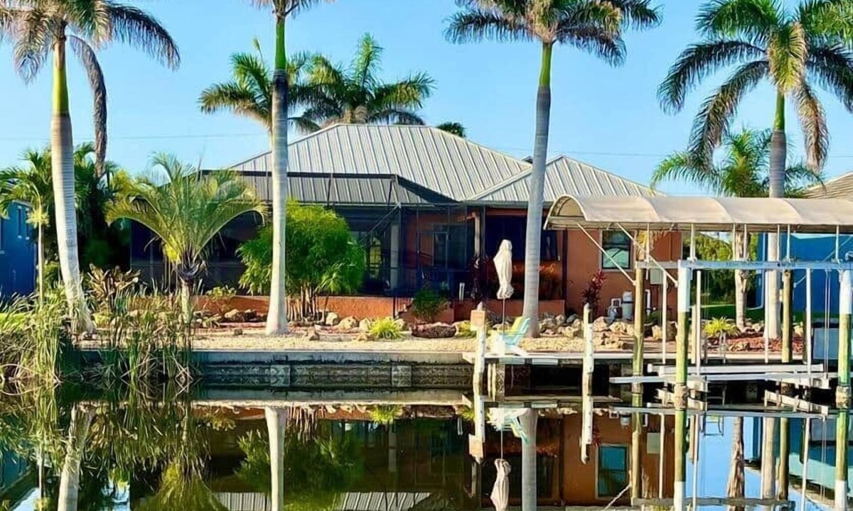 South Gulf Cove House | Spa 🌴Tropical Waterfront 🏝️Heated Pool🏖️Beach