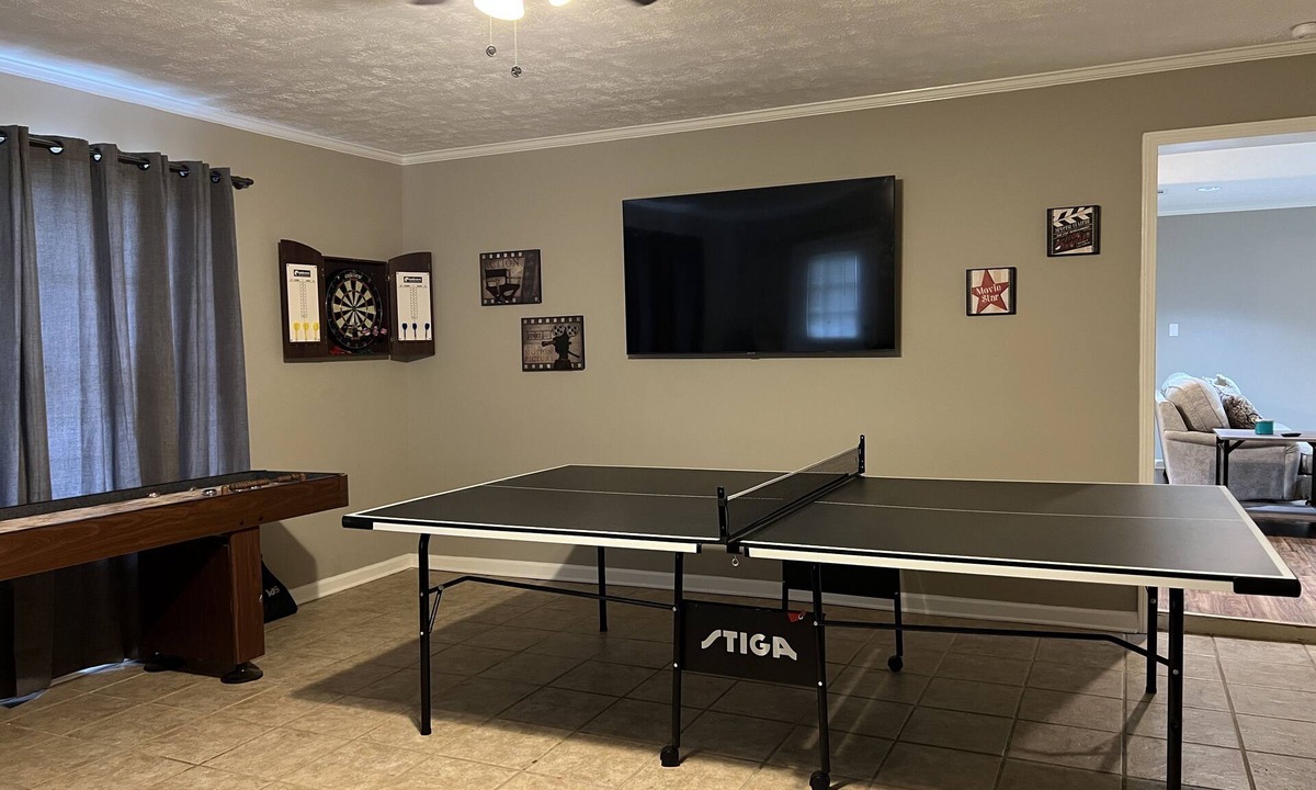 Pearl House | Spacious 3 bedroom home near Amphitheater/Baseball/shopping and much more