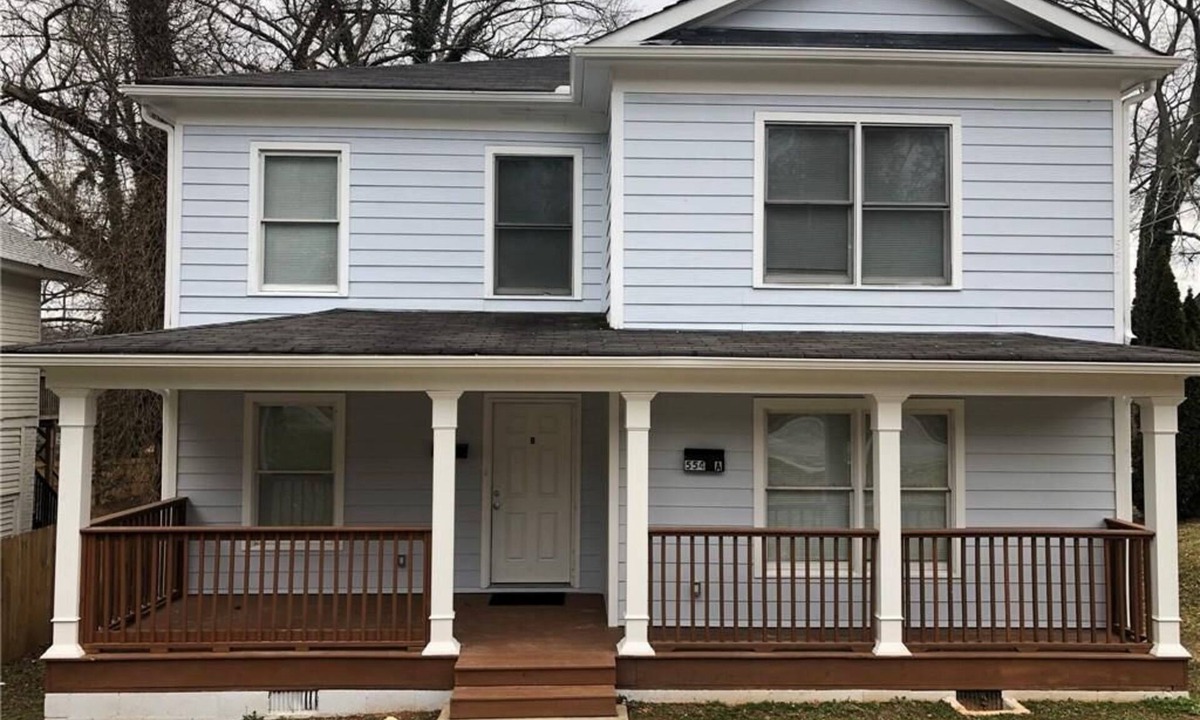 West End House | Spacious 4BR/3BA house in West End with AC, W/D, and WIFI close to downtown