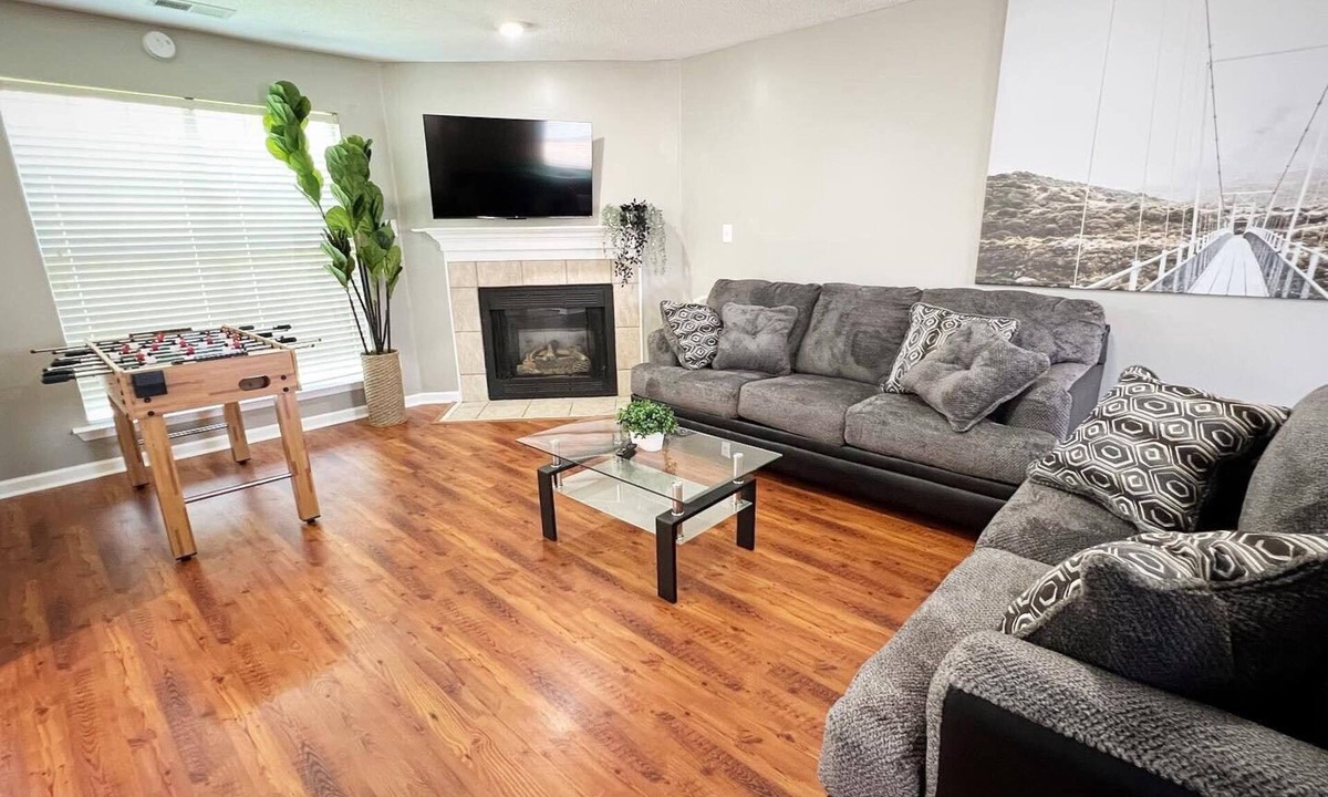 Gray's Creek House | Spacious 4BR Retreat with BBQ, Hammock, and Outdoor Lounge