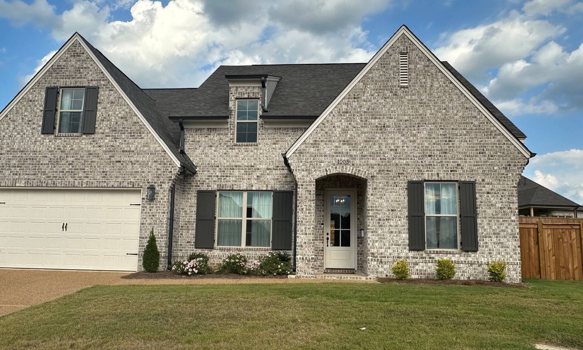 Oxford House | Spacious 5-bedroom, 3.5-bath home in Oxford: 4 miles from The Square!