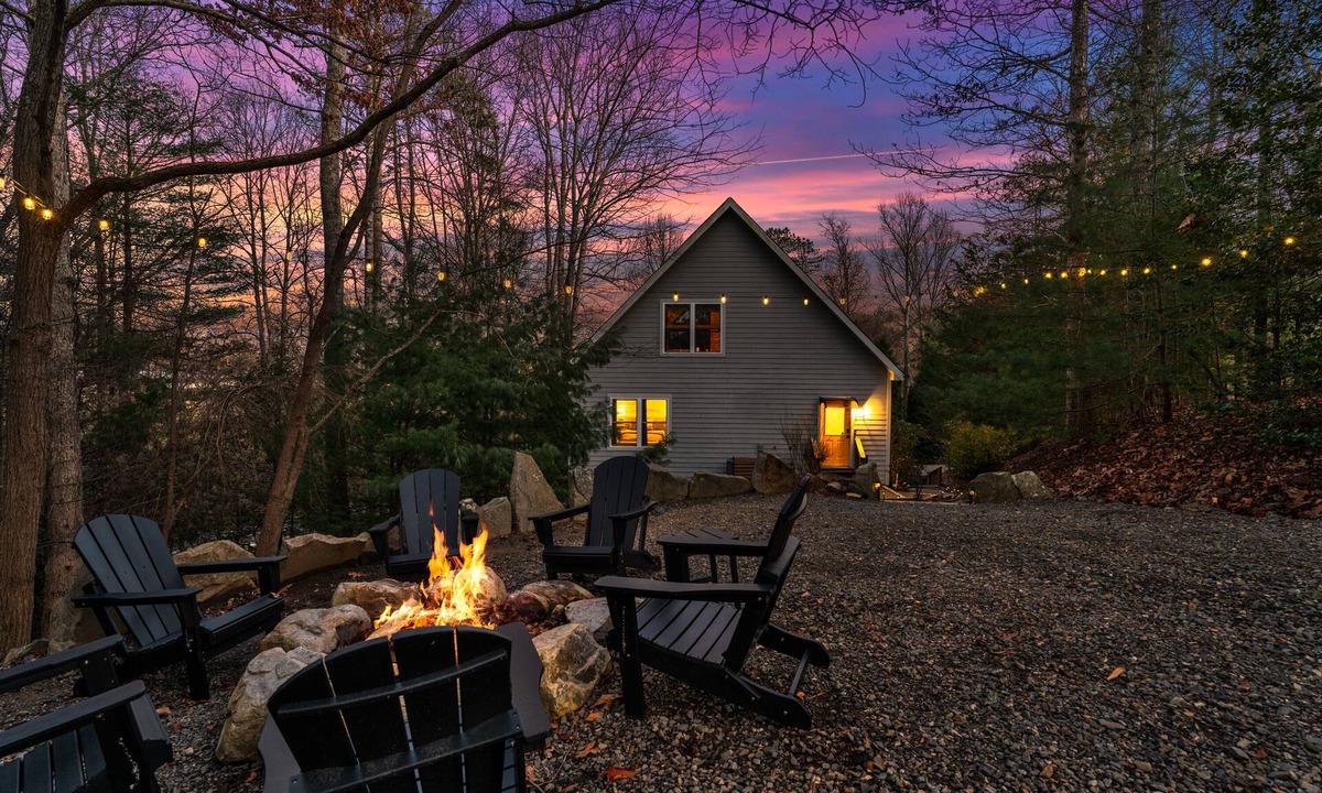 Fairview Cabin | Spacious A-Frame Cabin w/Air Hockey, Fire Pit, HUGE deck