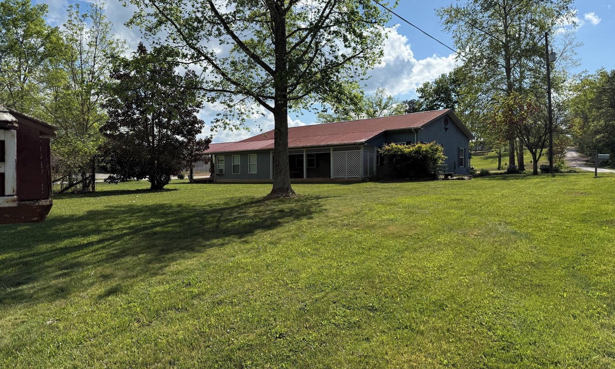 Sloans Valley House | Spacious and comfortable 3-bedroom house in peaceful Somerset, KY. All amenities