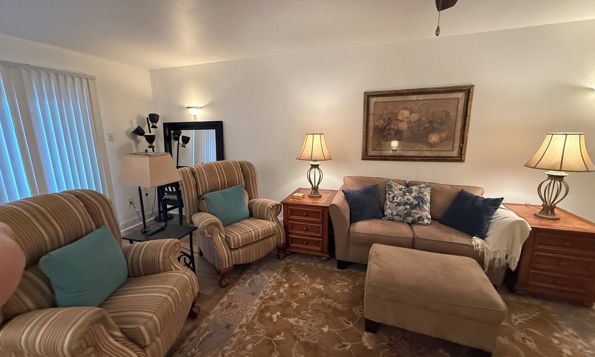 Metairie House | Spacious and Convenient townhome in METAIRIE