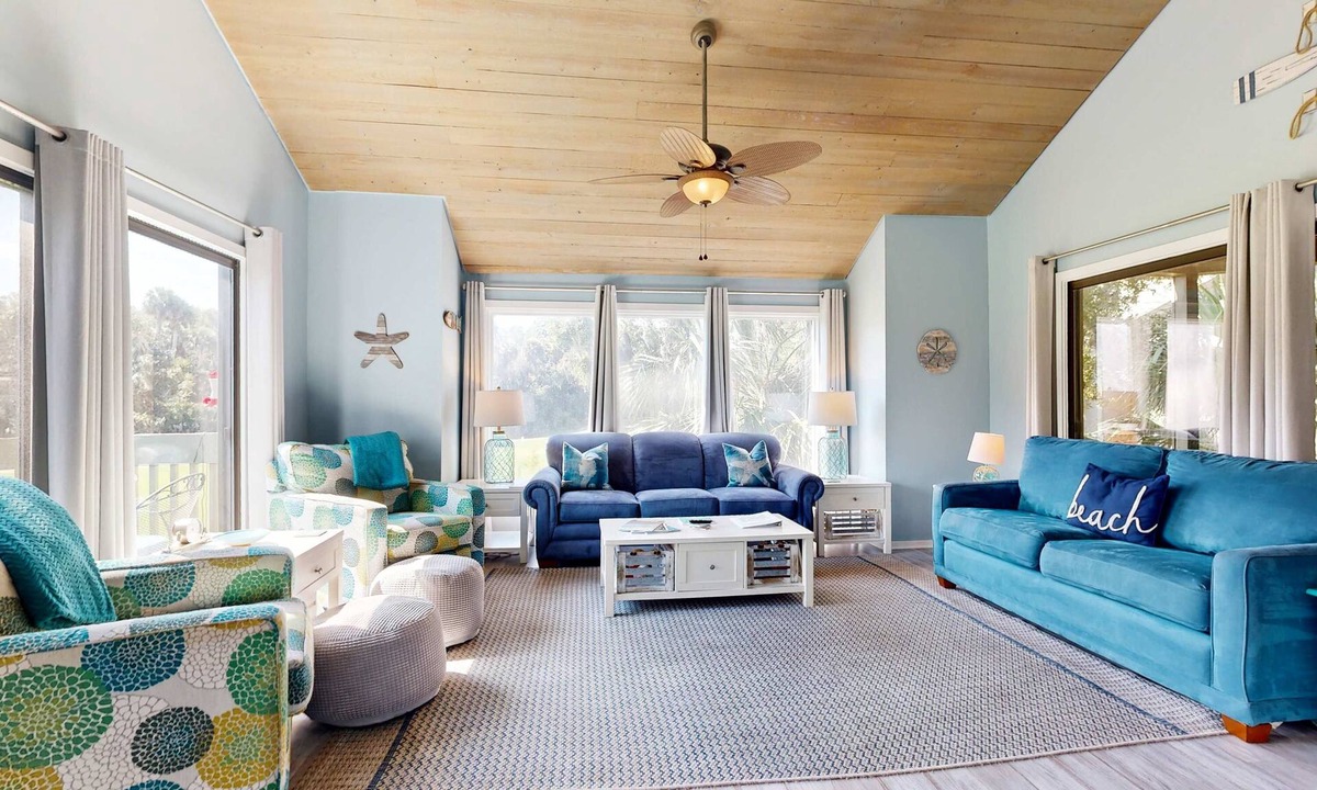 Ocean Ridge Cabin | Spacious cottage with lagoon and golf course views - dog-friendly