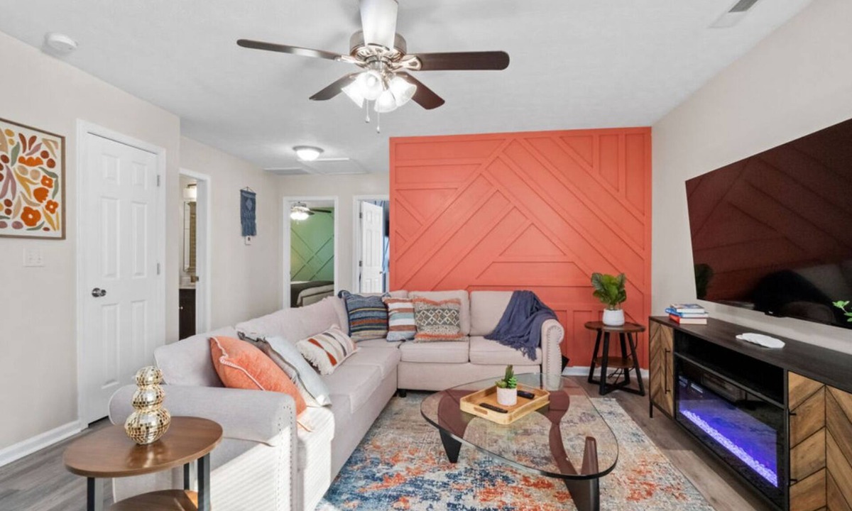 South Point Apartment | Spacious & Cozy Upstairs Apartment with King Beds and Smart TVs in Every Room