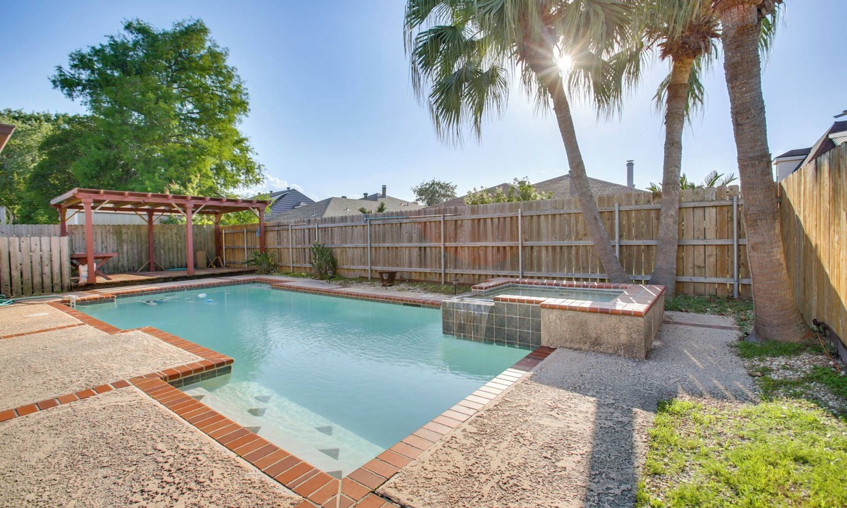 Kenner House | Spacious Family Home 2 Mi to Lake Pontchartrain!