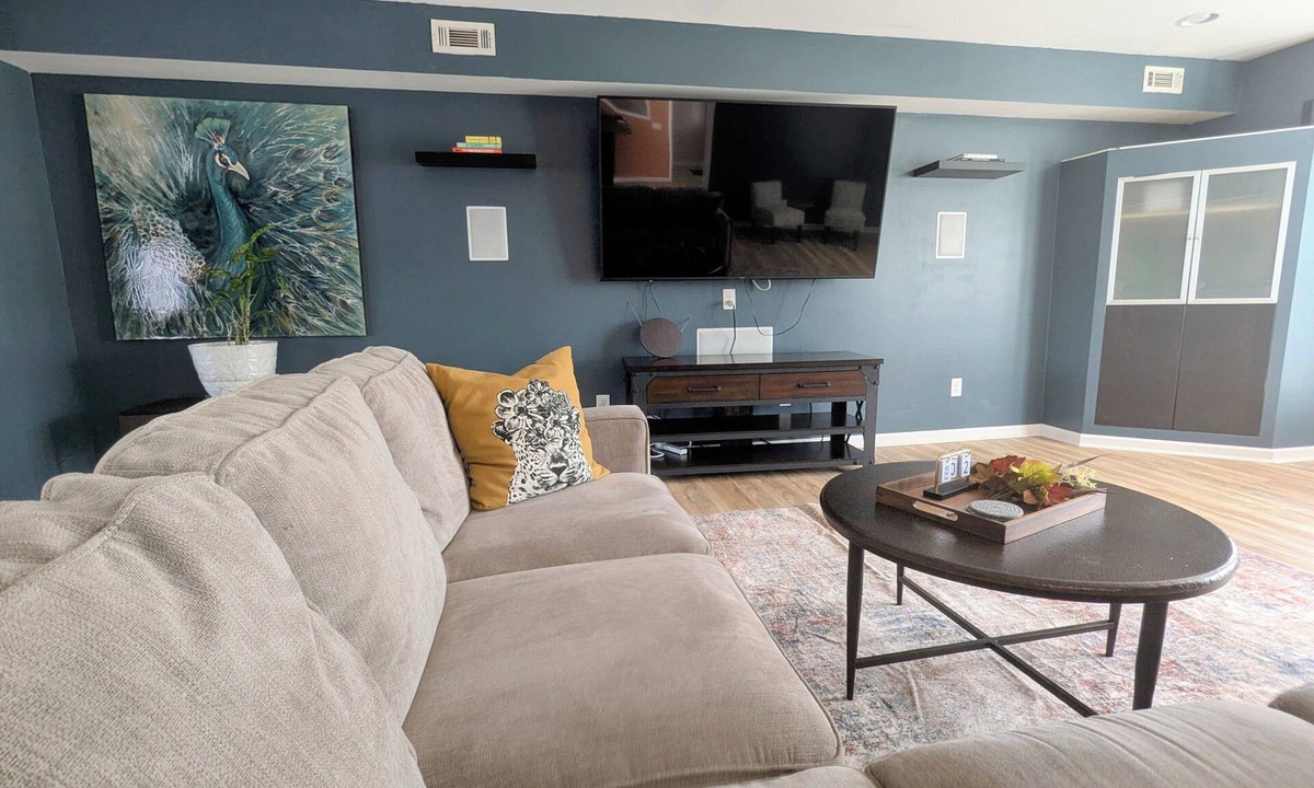 Huntersville House | Spacious Gem: CoupeDe Huntersville Your 4bd 2.5ba Home Away From Home