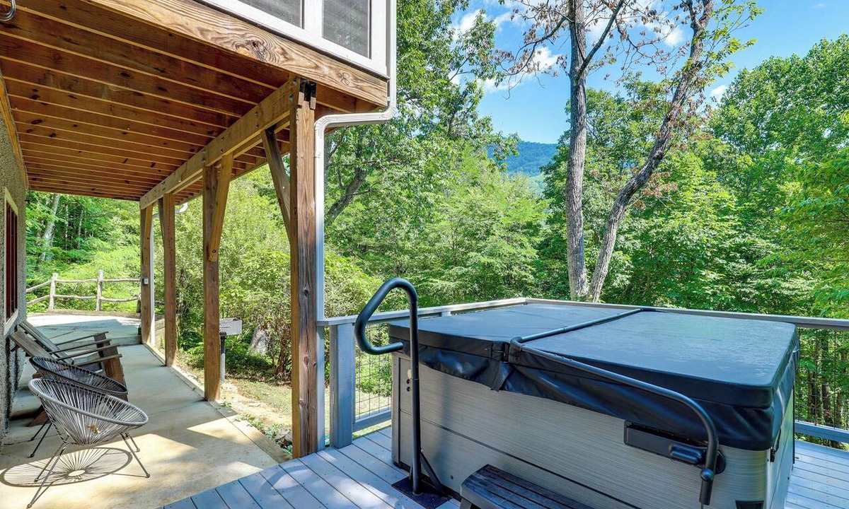 Laurel Ridge House | Spacious Home w/ Hot Tub & Views in Black Mountain
