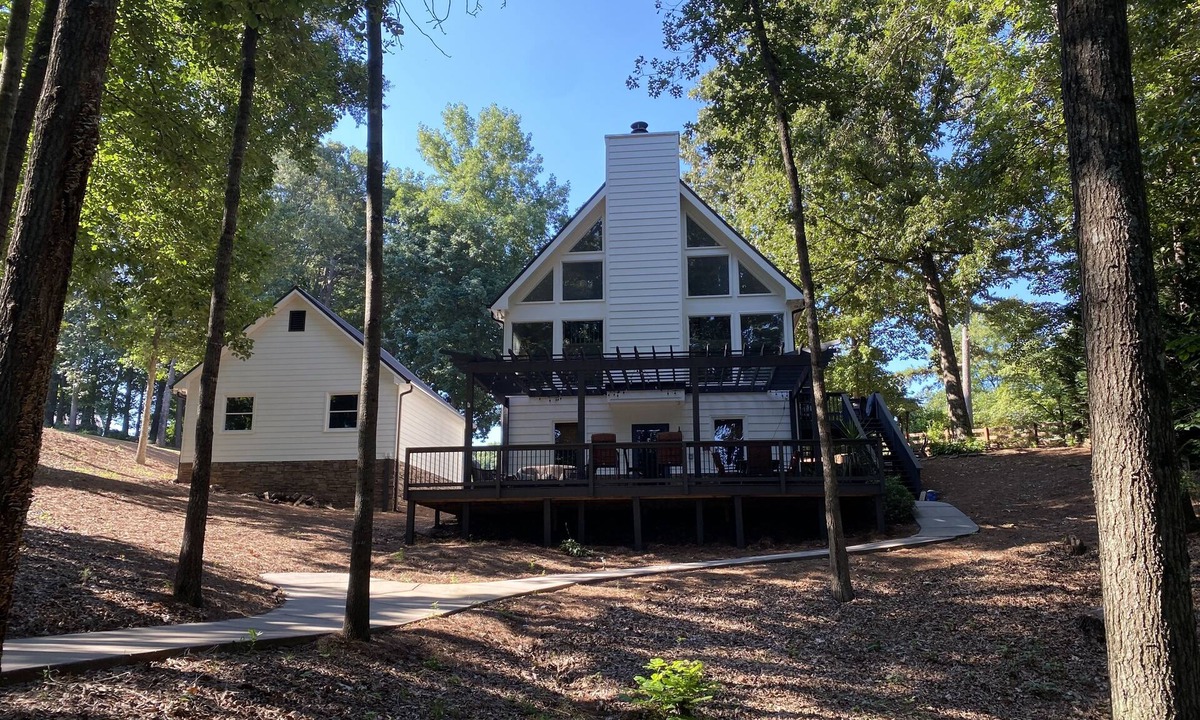 Gumlog House | Spacious Lake Hartwell home with large new dock