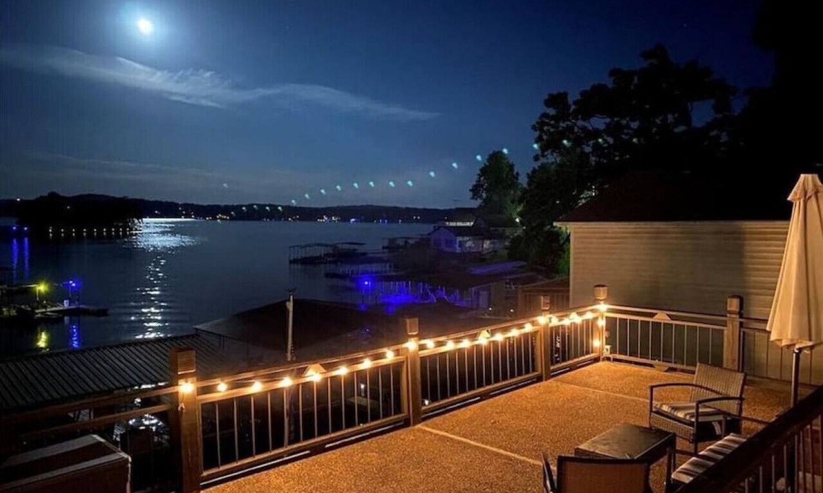 Rocky Mount House | Spacious Lakefront Duplex for Groups