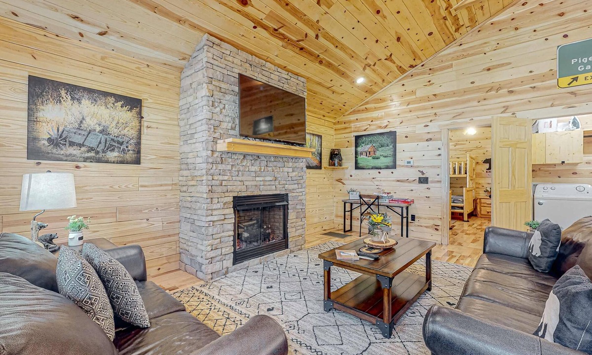 White Oak Lodge Cabin | Spacious Log Cabin・Hot Tub・Screened Porch・Games