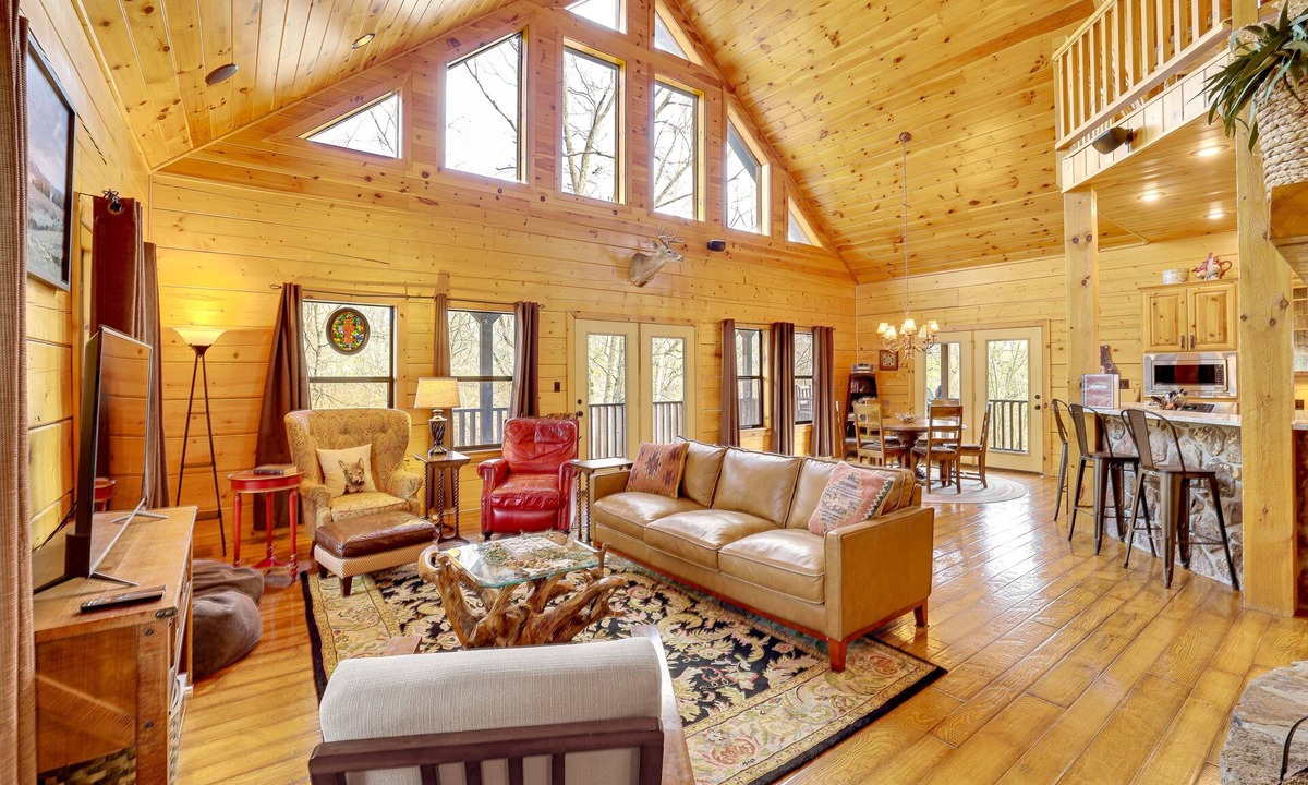 Maysville Cabin | Spacious & Secluded Cabin: 25 Mi to Bentonville!