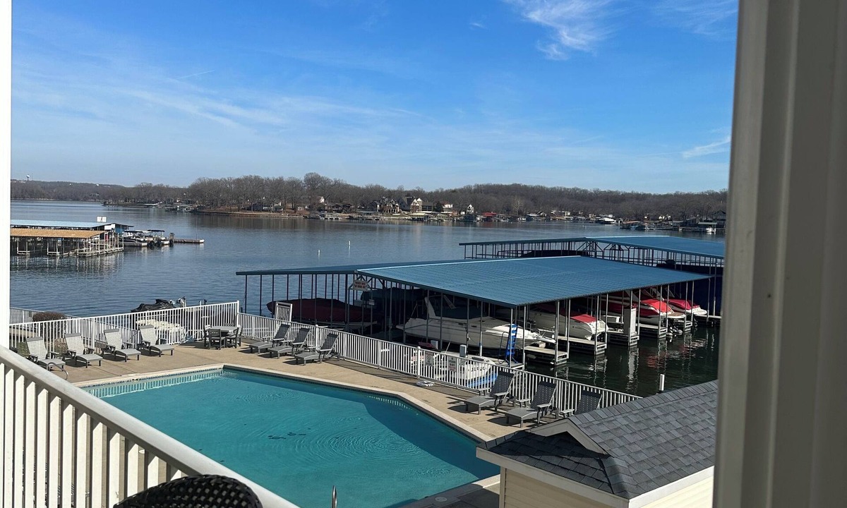 Sunrise Beach Condo | Spacious waterfront 3-bedroom condo in pleasant Sunrise Beach with pool access