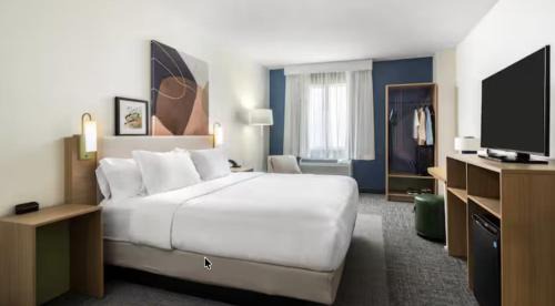 Toddville Road Hotel | Spark by Hilton Charlotte Airport North