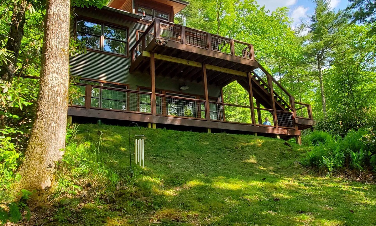 Cashiers Cabin | Spectacular pet friendly remote cabin in Cashiers, NC. AWD/4WD needed.