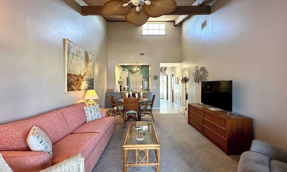 Grove City Condo | Spot manatees from your balcony