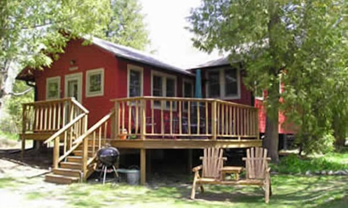 Baileys Harbor Cottage | Spring, summer or fall, great place to get away from it all