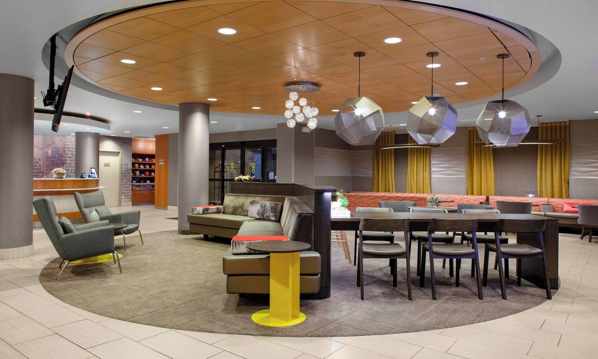 Forest Park Hotel | SpringHill Suites Cincinnati North/Forest Park