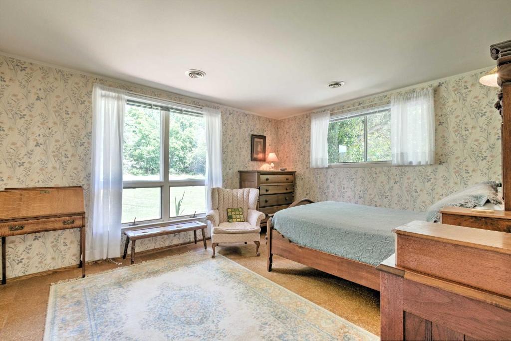 Lexington House | Stair-Free Lexington Home w/Blue Ridge Mtn Views!