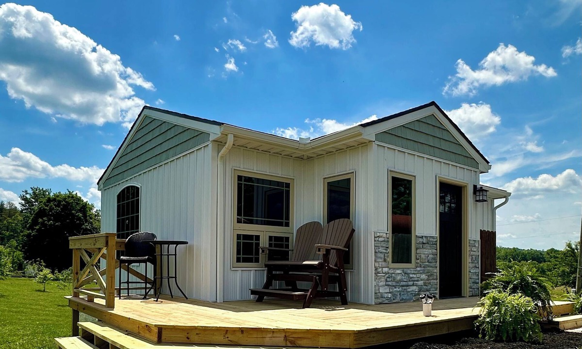 McArthur Cabin | StarGazer 2.0 FARM cottage, just 20 mins to hocking hills. w/fast internet