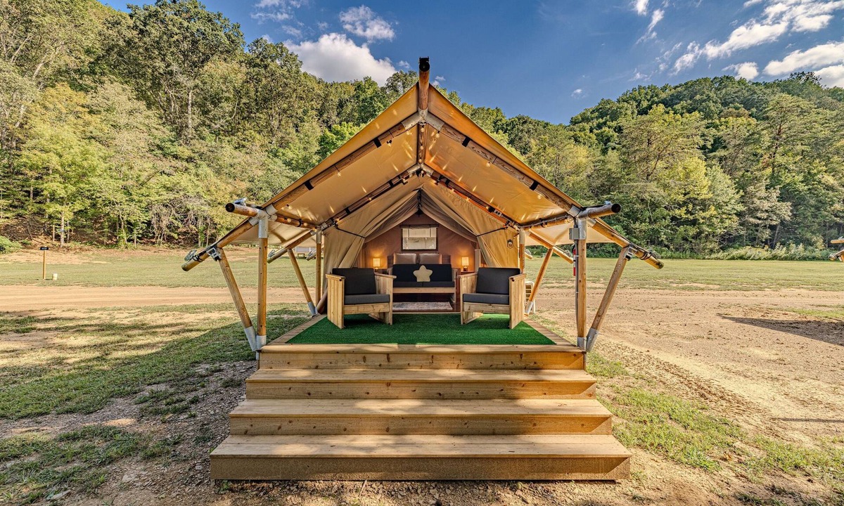 Newport RV Rental | Stargazing Paradise:Luxury Tent|Pet-Friendly